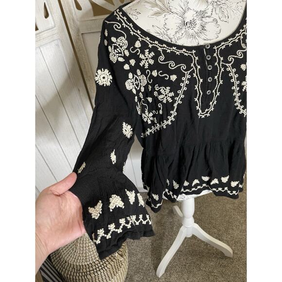 Meadow Rue Anthropologie Peasant Top Embroidered Black White Boho Sz Medium - Picture 2 of 7